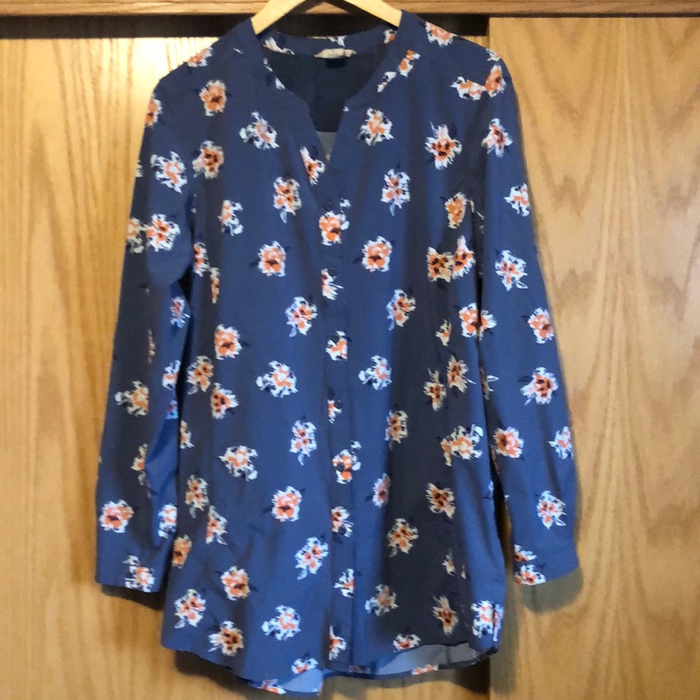 2/$25 Duluth Trading Co. Button down shirt